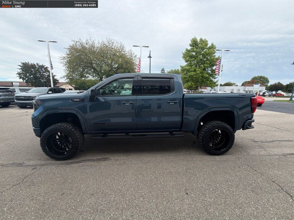Used 2024 GMC Sierra 1500 Elevation w/ Elevation Premium Package AWD/4WD image 9