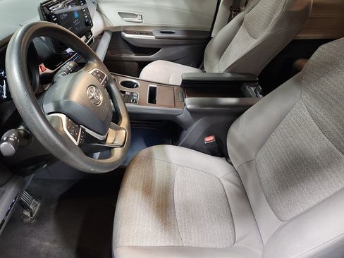 Used 2021 Toyota Sienna LE FWD image 27