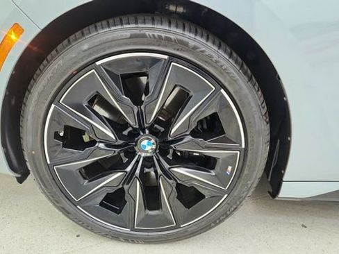 Used 2024 BMW 740i xDrive w/ Premium Package image 66