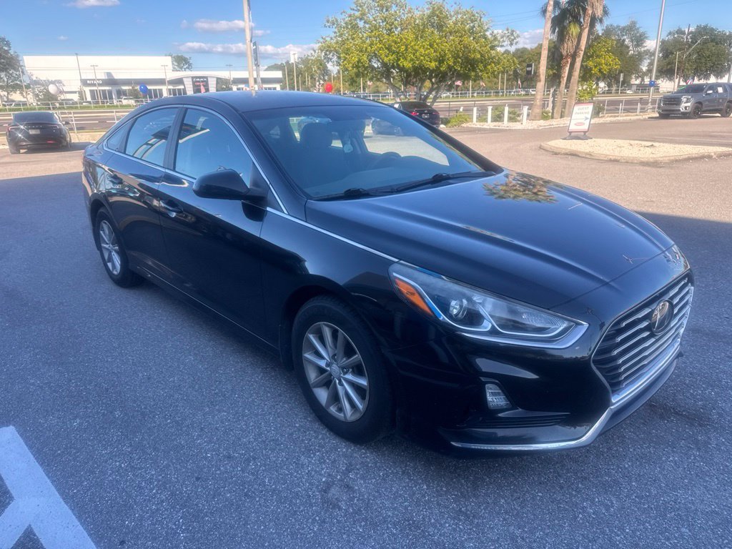 Used 2019 Hyundai Sonata SE w/ Winter Weather Package FWD image 3