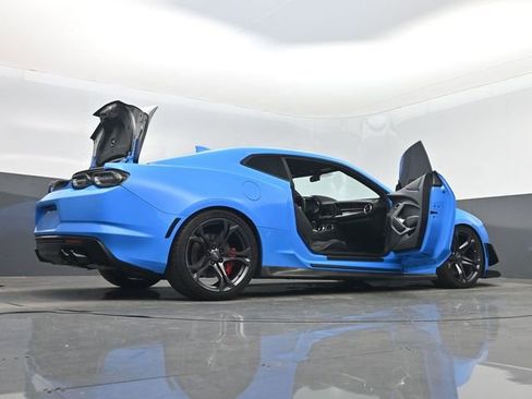 Used 2022 Chevrolet Camaro SS image 50