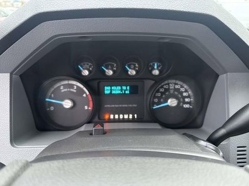 Used 2016 Ford F550 2WD Regular Cab Super Duty image 38