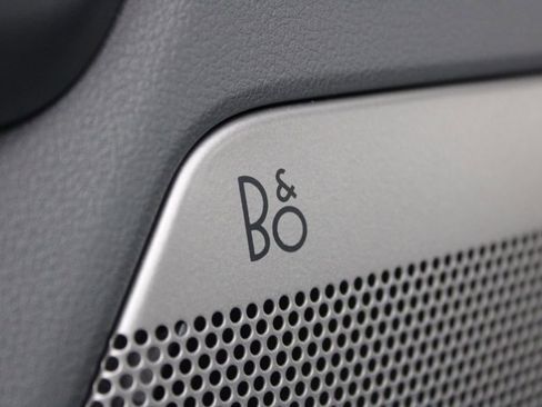 Used 2023 Ford F150 Lariat w/ Trailer Tow Package image 17