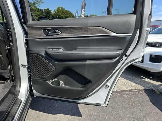 Used 2024 Jeep Grand Cherokee L Limited AWD/4WD image 24