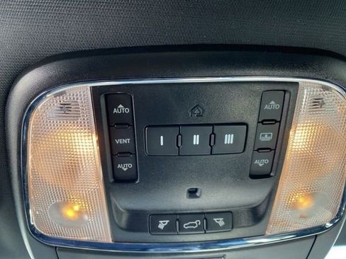 Used 2018 Jeep Grand Cherokee Overland AWD/4WD image 21