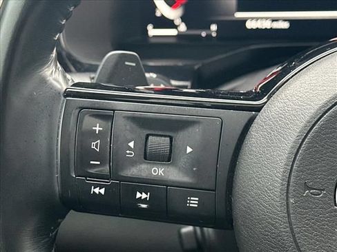 Used 2022 Nissan Pathfinder Platinum w/ Cargo Package FWD image 27