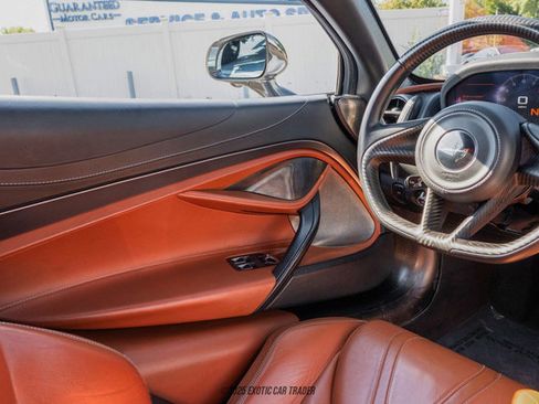 Used 2018 McLaren 720S Luxury image 41