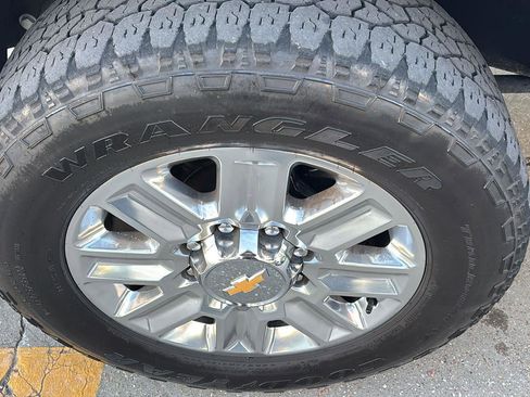 Certified 2024 Chevrolet Silverado 2500 High Country w/ Technology Package image 13