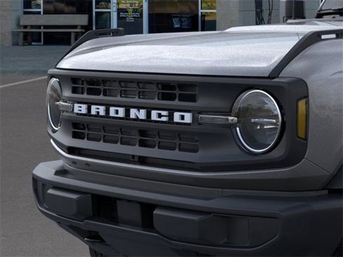 New 2025 Ford Bronco 4-Door image 19
