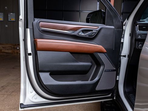 Used 2024 GMC Yukon Denali Ultimate image 35