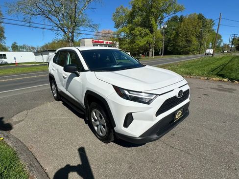 Used 2023 Toyota RAV4 LE AWD/4WD image 3