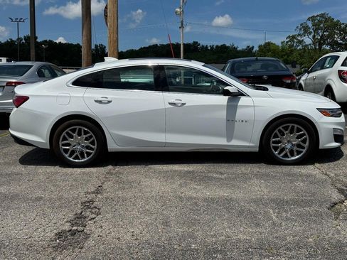 Used 2024 Chevrolet Malibu LT FWD image 2
