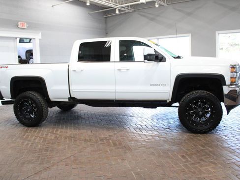 Used 2017 Chevrolet Silverado 2500 LT AWD/4WD image 7