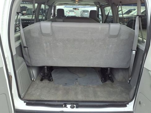 Used 2014 Ford E-350 and Econoline 350 XLT RWD image 18