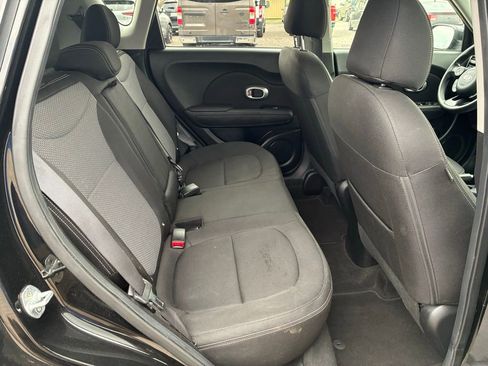 Used 2019 Kia Soul + image 15