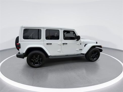Used 2022 Jeep Wrangler Unlimited Sahara image 9