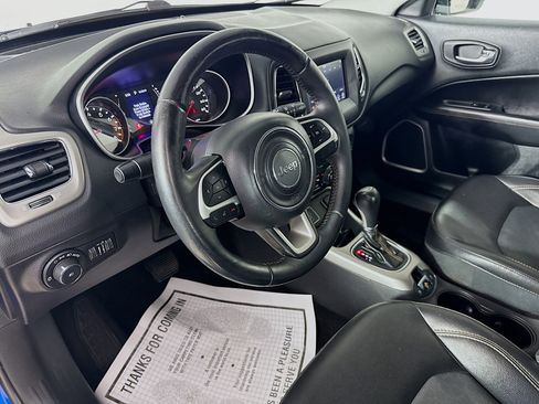 Used 2019 Jeep Compass Latitude FWD image 8