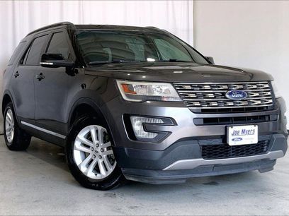Used 2017 Ford Explorer XLT