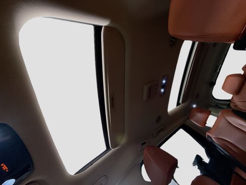 Used 2023 Kia Carnival SX Prestige image 43