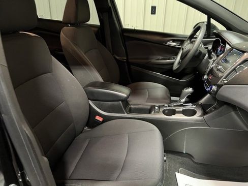 Used 2019 Chevrolet Cruze LT image 26