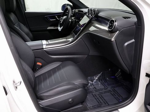 Certified 2025 Mercedes-Benz GLC 43 AMG 4MATIC image 32