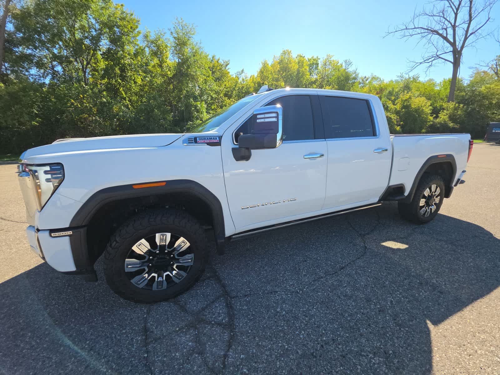 Used 2025 GMC Sierra 2500 Denali w/ Denali Reserve Package AWD/4WD image 15