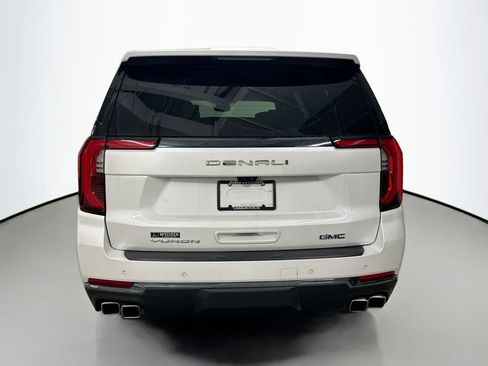 Used 2025 GMC Yukon XL Denali Ultimate AWD/4WD image 10