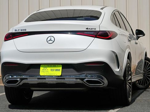 Used 2025 Mercedes-Benz GLC 300 4MATIC w/ AMG Line image 5