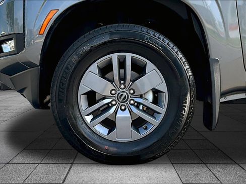 Used 2025 Nissan Frontier SV w/ SV Convenience Package AWD/4WD image 37