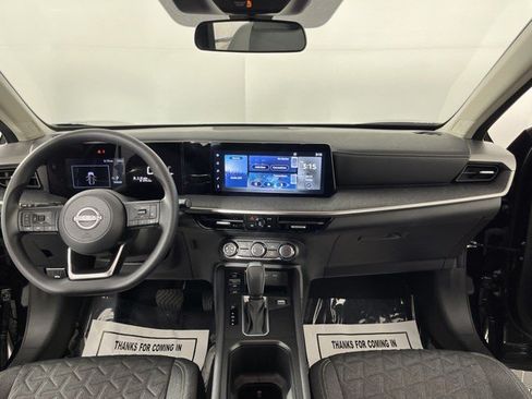 Used 2025 Nissan Kicks SV FWD image 32