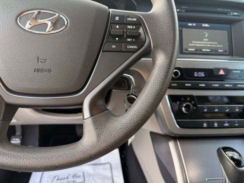 Used 2017 Hyundai Sonata SE image 19