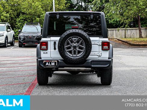 Used 2025 Jeep Wrangler Unlimited Sport AWD/4WD image 13