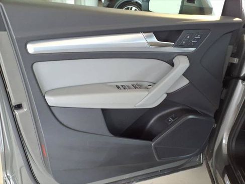Certified 2025 Audi Q5 2.0T Premium AWD/4WD image 10