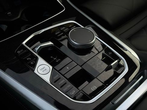 New 2026 BMW X5 xDrive50e w/ M Sport Package image 36