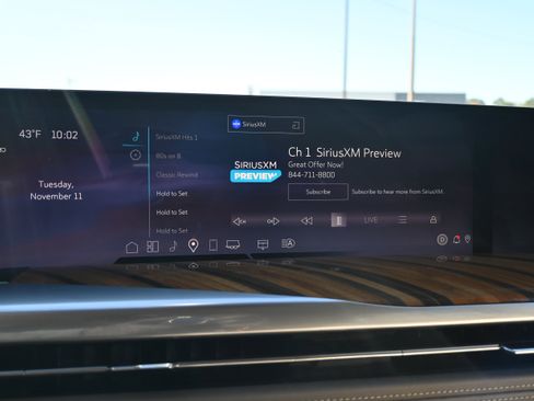 Used 2025 Cadillac Escalade Sport Platinum w/ LPO, ONYX Package image 24