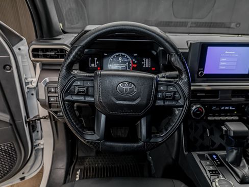 Used 2026 Toyota Tacoma SR5 AWD/4WD image 13