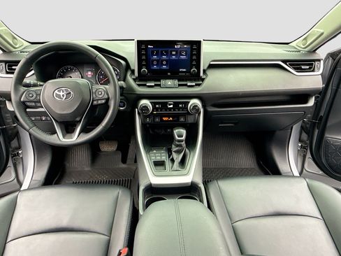 Used 2019 Toyota RAV4 XLE Premium image 3