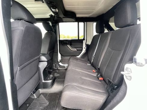 Used 2017 Jeep Wrangler Unlimited Sport w/ Quick Order Package 24S AWD/4WD image 29