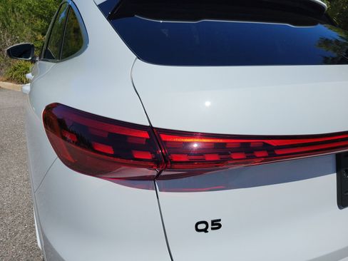 Used 2025 Audi Q5 Premium Plus w/ Premium Plus image 11