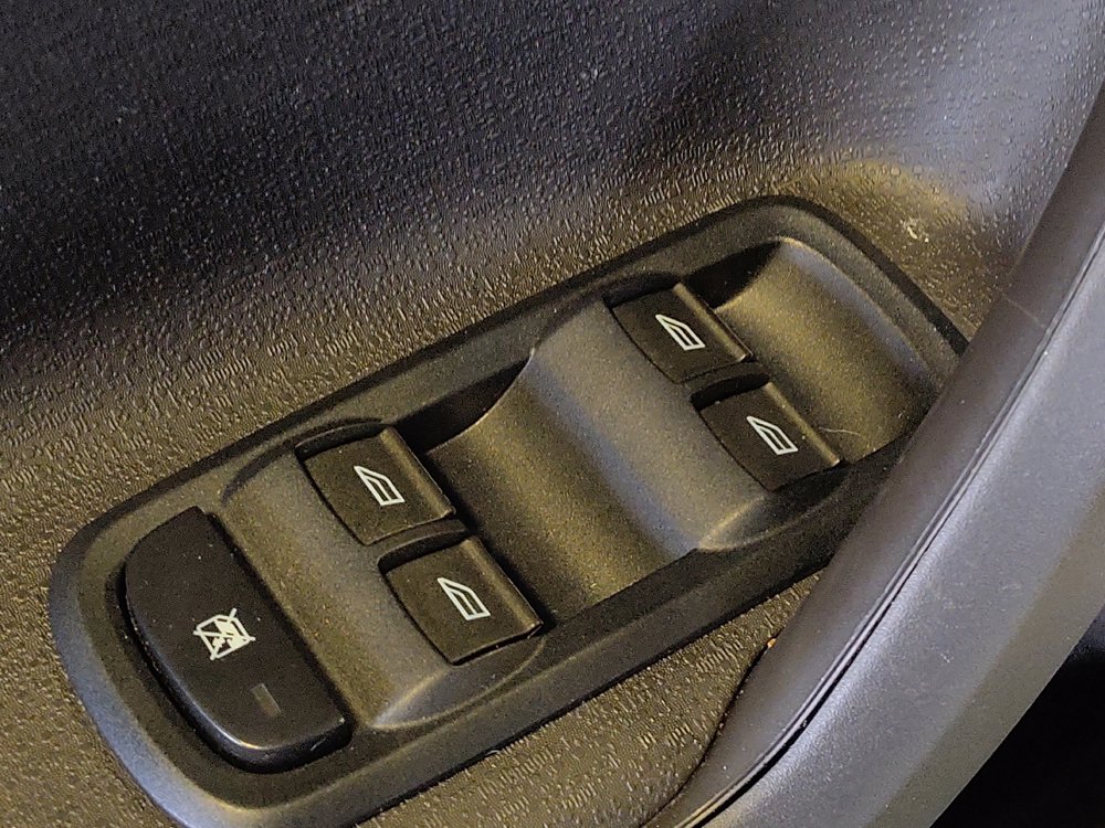 Used 2018 Ford Fiesta SE w/ Equipment Group 201A FWD image 27