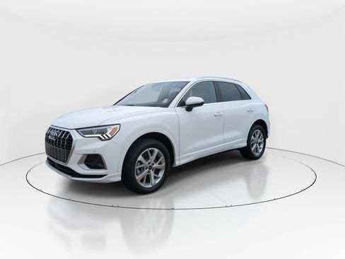 Used 2023 Audi Q3 2.0T Premium AWD/4WD image 4