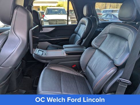 Certified 2025 Lincoln Navigator Black Label AWD/4WD image 15