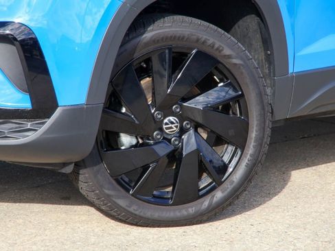 Used 2024 Volkswagen Taos SE image 26