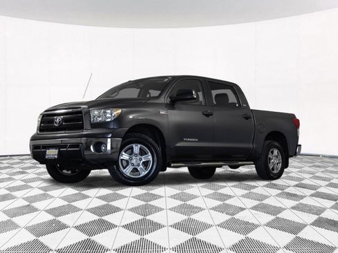 Used 2011 Toyota Tundra 4x4 CrewMax w/ SR5 Pkg image 2