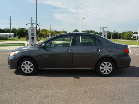 Used 2011 Toyota Corolla LE FWD image 8