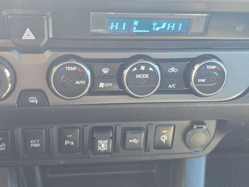 Certified 2022 Toyota Tacoma TRD Off-Road w/ Technology Package AWD/4WD image 29