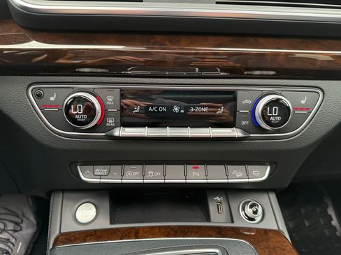 Used 2019 Audi Q5 2.0T Premium Plus w/ Premium Plus Package AWD/4WD image 17