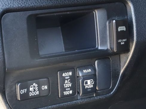 Used 2017 Toyota Tacoma TRD Sport w/ Tow Package (A/T) AWD/4WD image 20