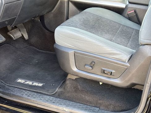 Used 2016 RAM 2500 Big Horn w/ Black Appearance Group image 17