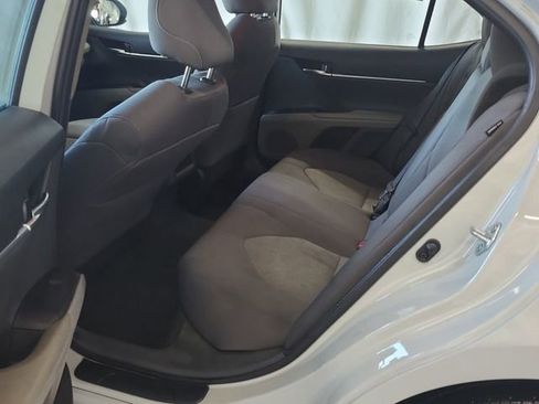 Used 2022 Toyota Camry LE image 9